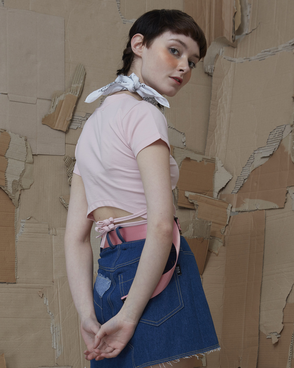 OOO ONE OUT BACK OPEN STRING CROP_PINK
