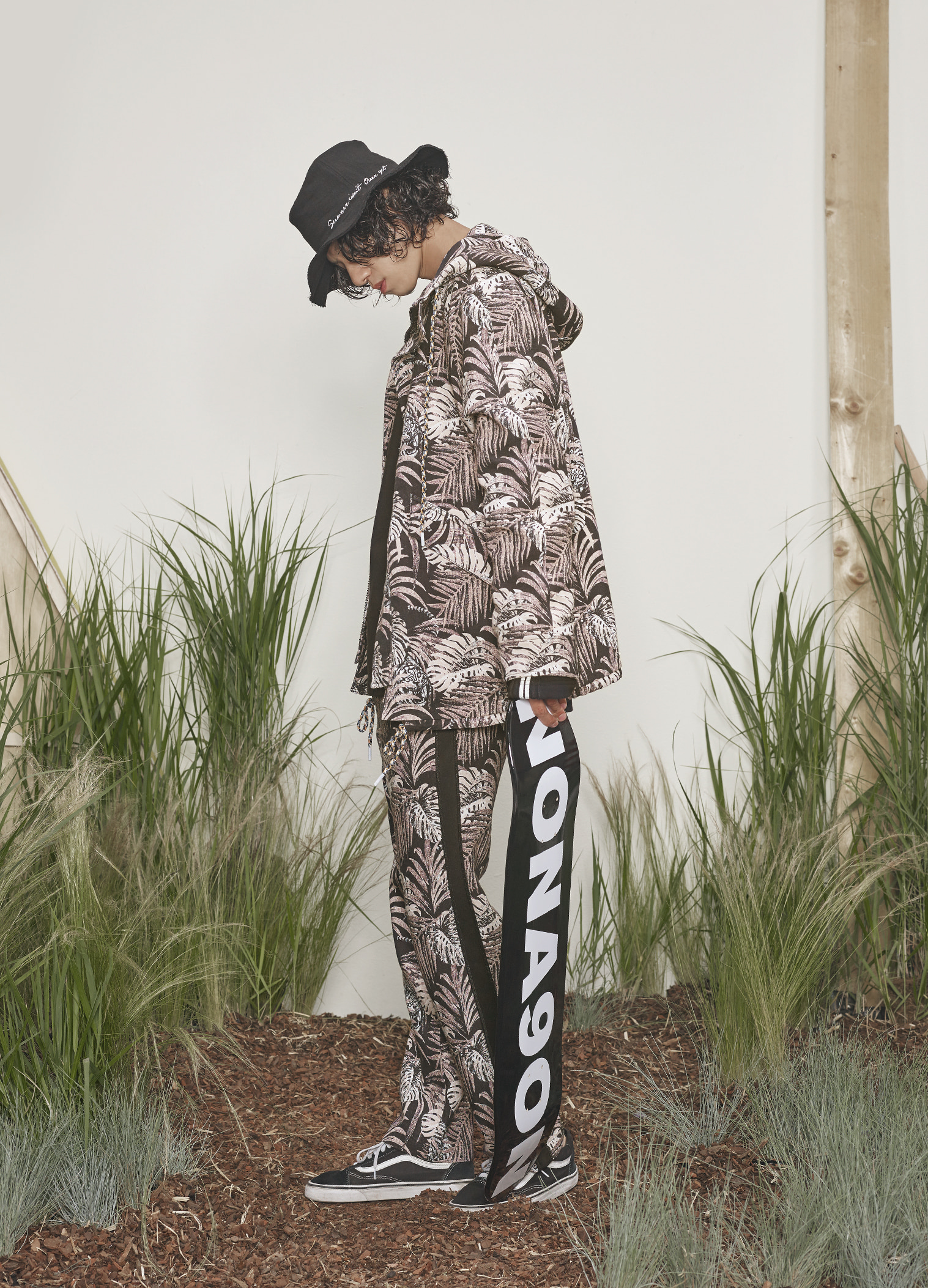 NONAGON TROPICAL HOODED JUMPER KH