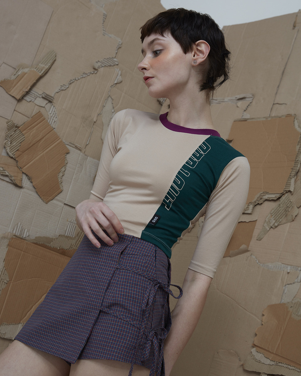 http://oddoneout.co.kr/web/upload/product%20image/17FW/oooknitcroptop_pk1.jpg