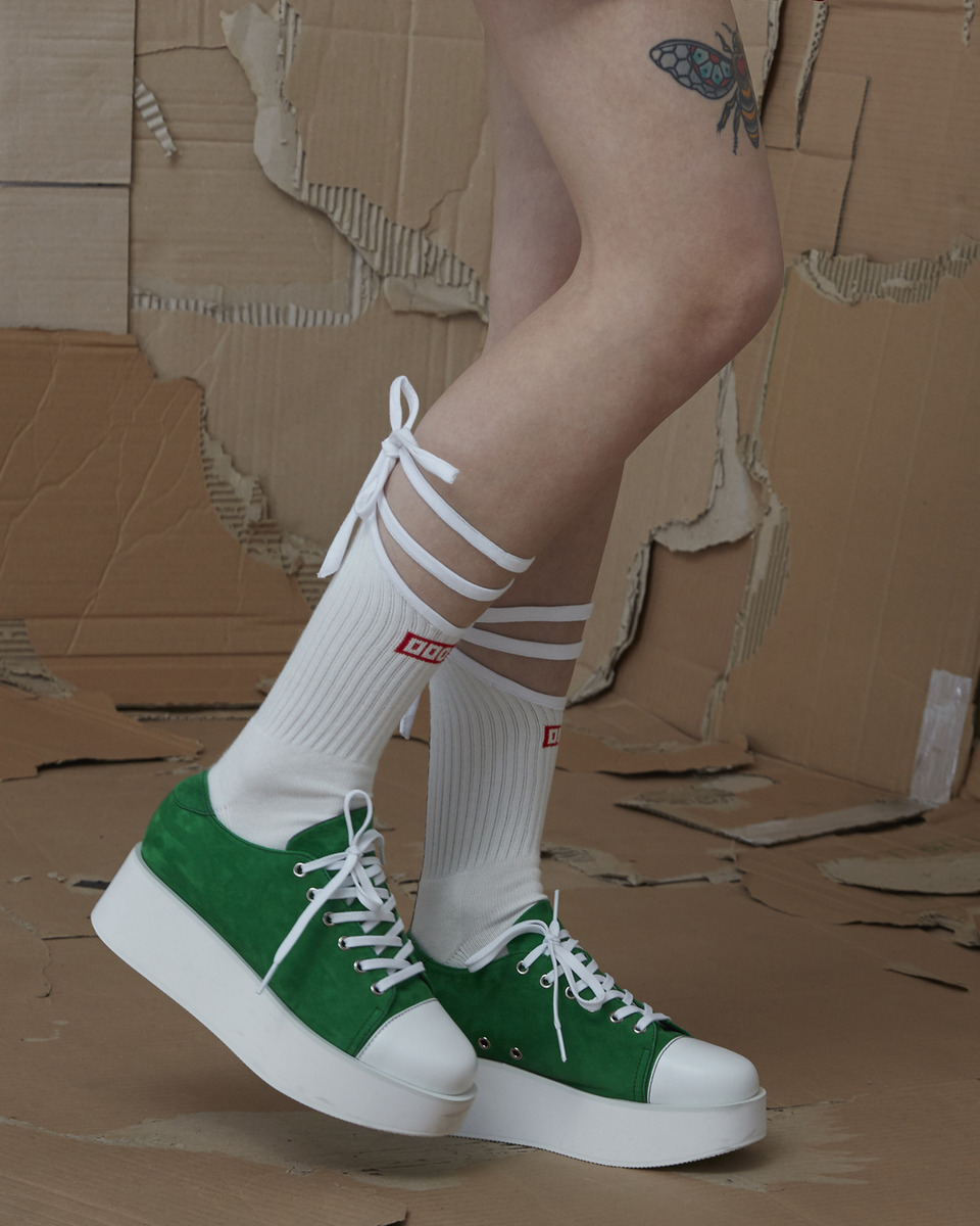 ODD ONE OUT O-O-O STRING SOCKS