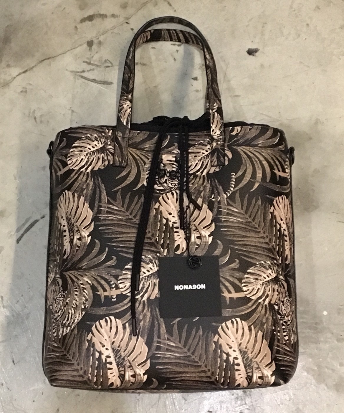NONAGON SEASON MOTIF PRINT TOTE BAG KH